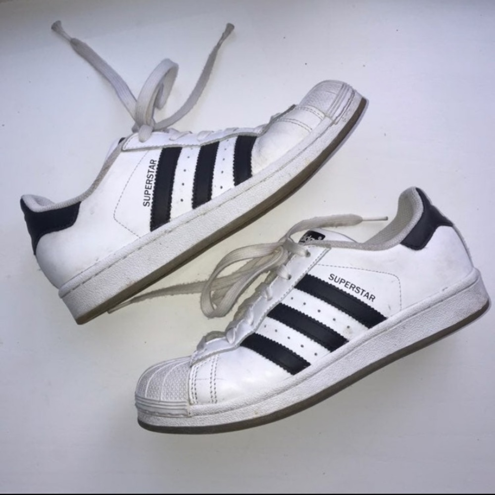 🔴SOLD🔴 Adidas originals superstars shoes